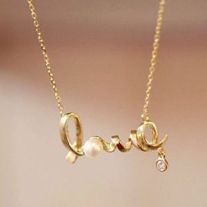 Дамско колие LOVE